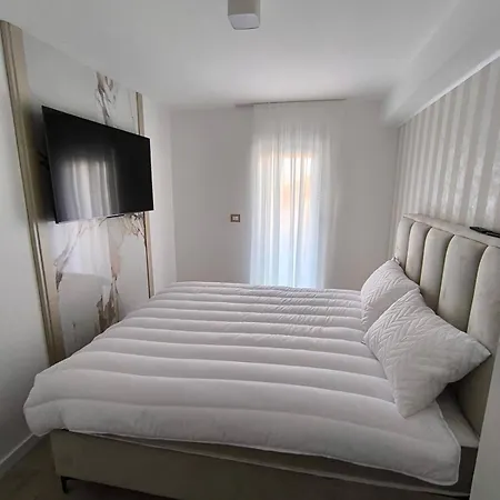 Tesla Gold Apartment *