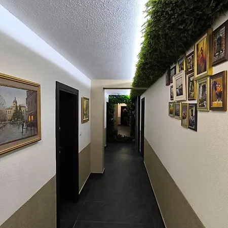 Apartment Tesla Gold